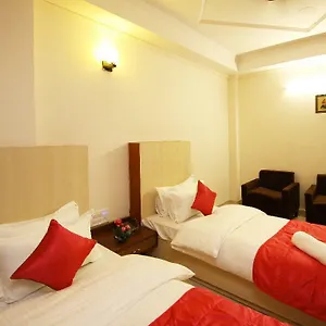 2* Hotel Royal Queen